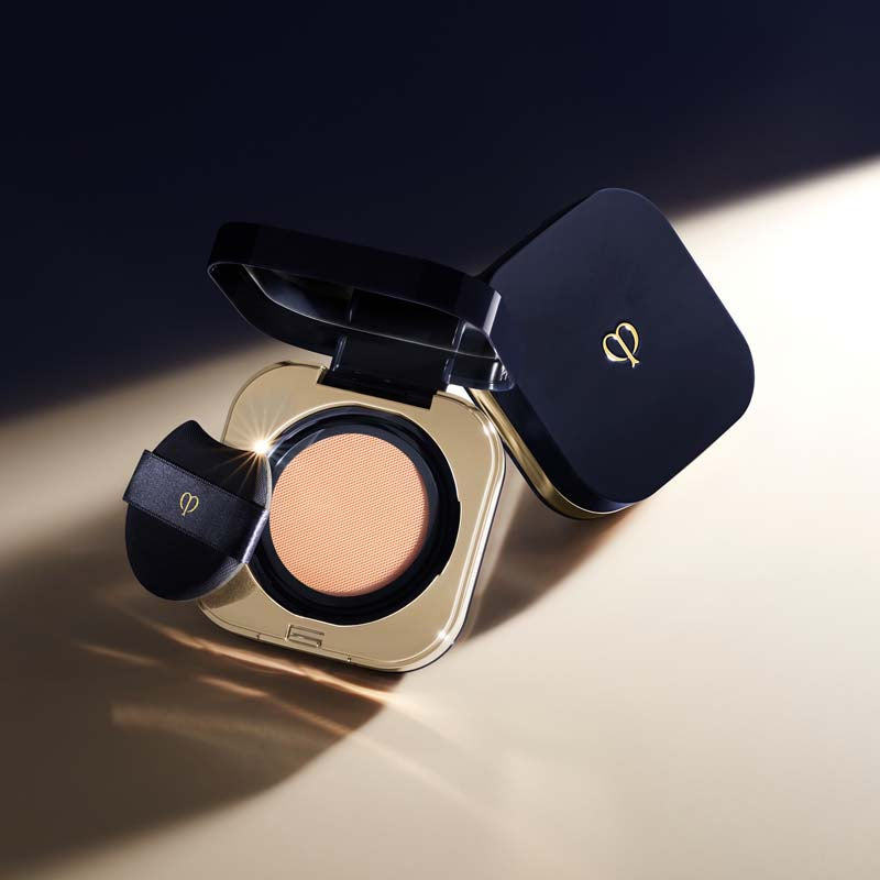 Clé de Peau Beauté Radiant Cushion Foundation Natural