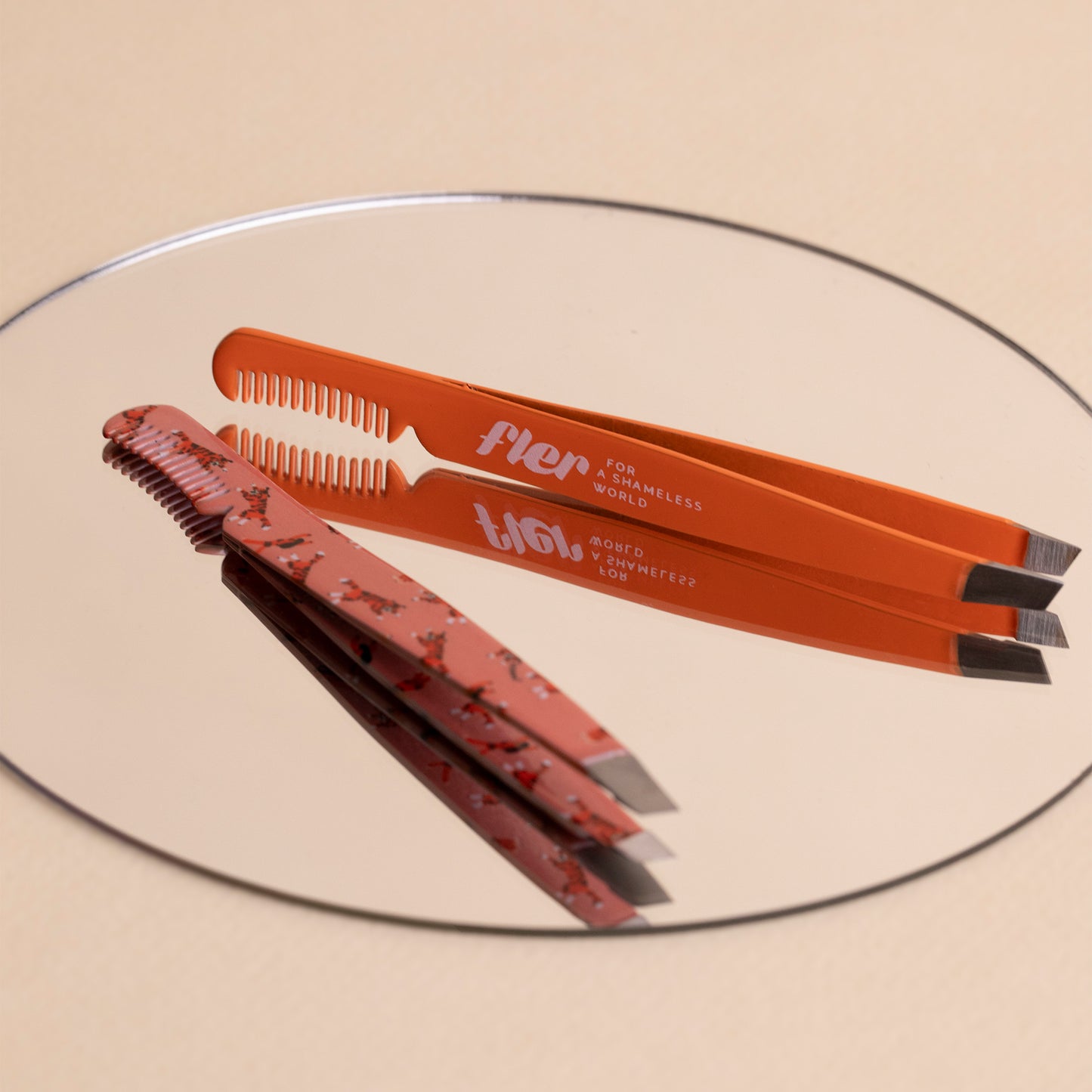 Fler Eyebrow Tweezer With Comb Tiger