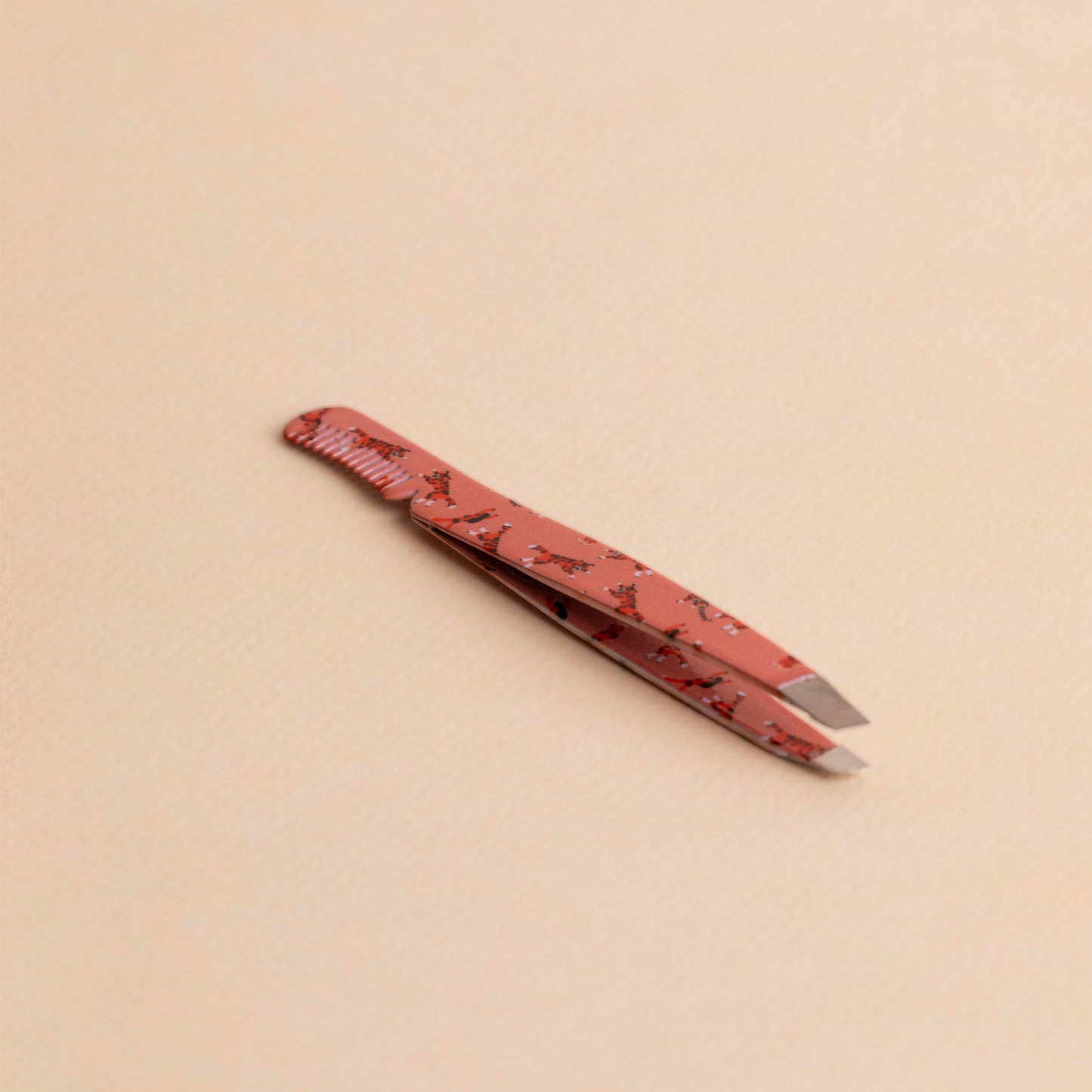 Fler Eyebrow Tweezer With Comb Tiger