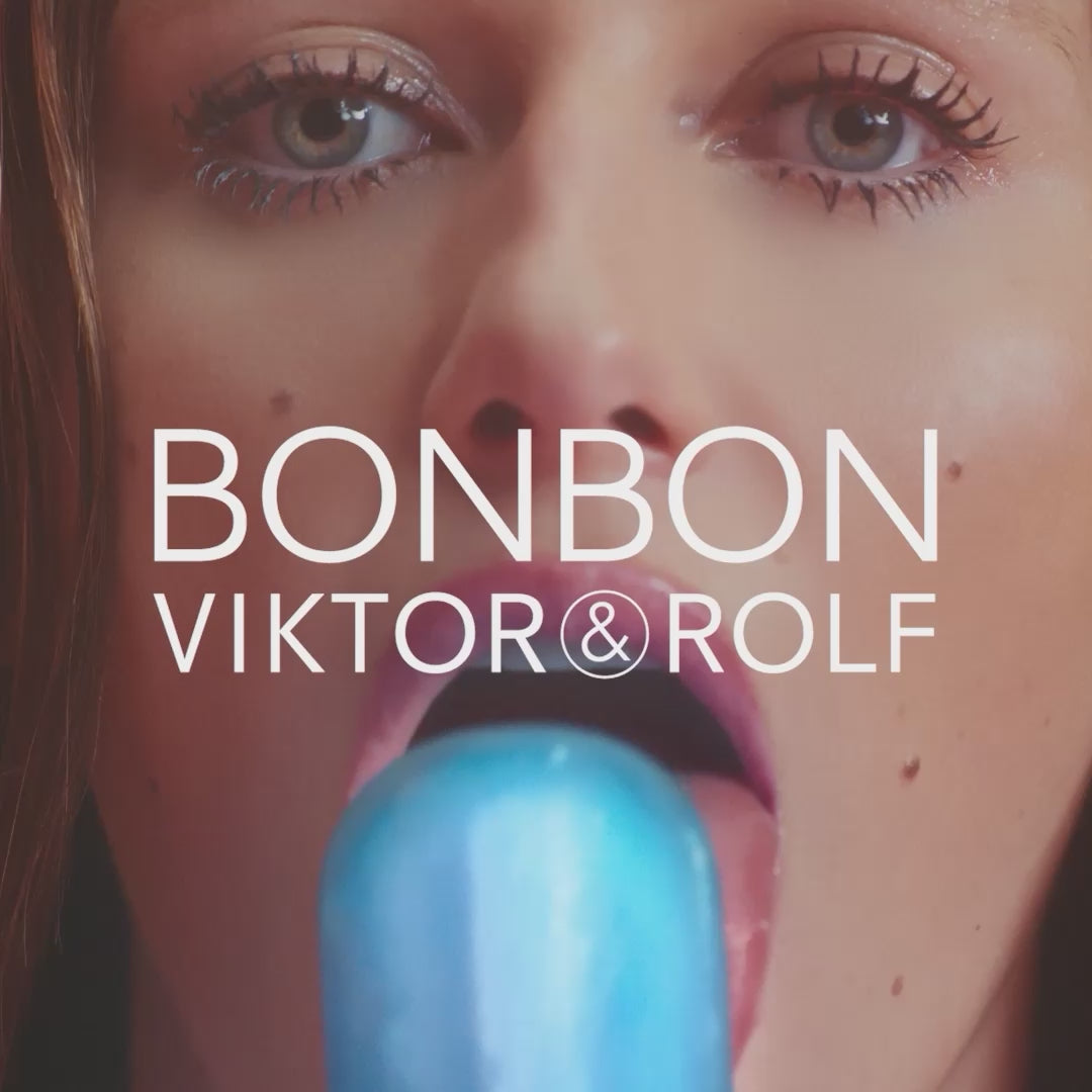 Carica il video: 